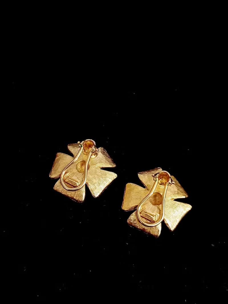 vintage jewelry  典雅刷金花卉萊茵 夾式耳環