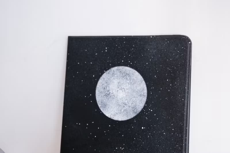 手噴星球 IPAD防摔皮革保護套 附筆槽位