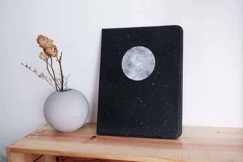 手噴星球 IPAD防摔皮革保護套 附筆槽位