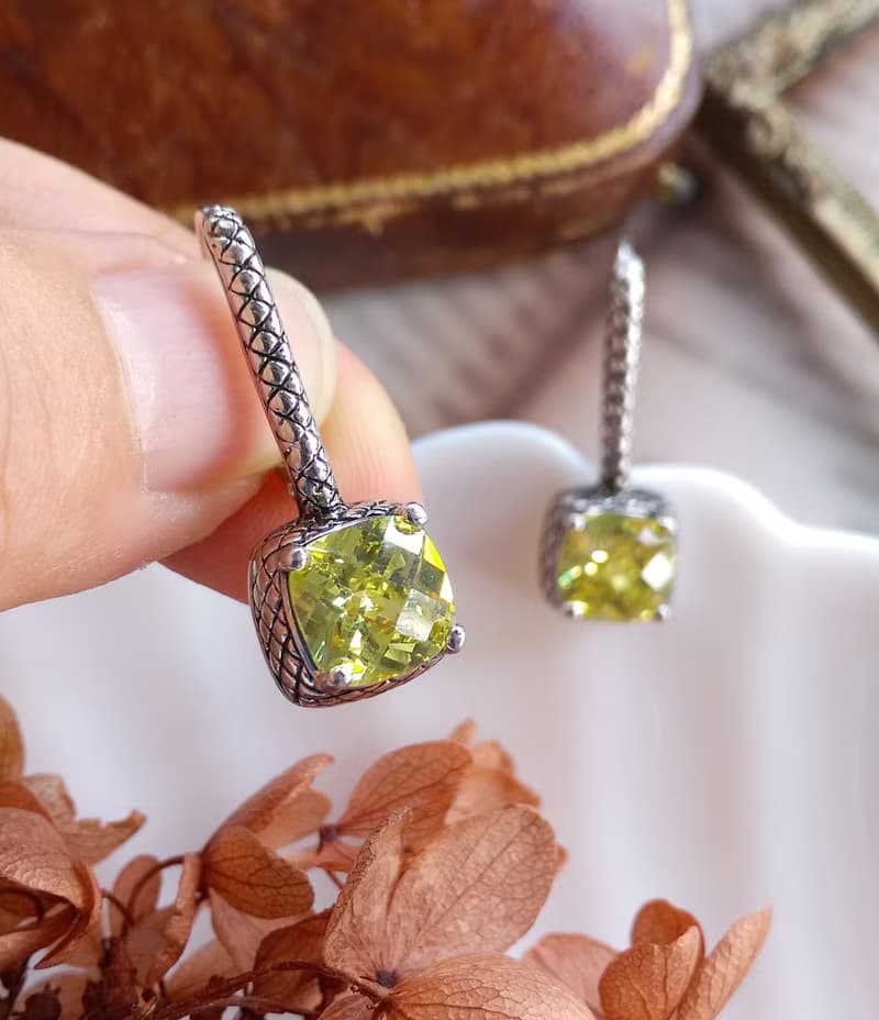 Vintage Jewelry 西洋古董飾品 銀色調 簡約個性 方鑽 針式耳環
