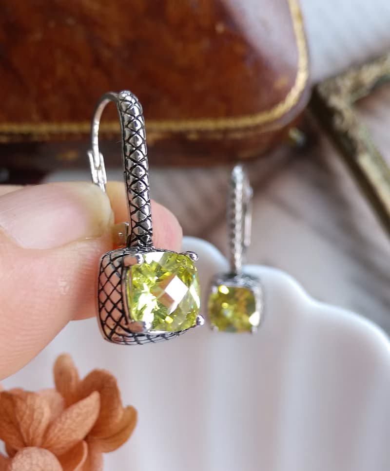 Vintage Jewelry 西洋古董飾品 銀色調 簡約個性 方鑽 針式耳環