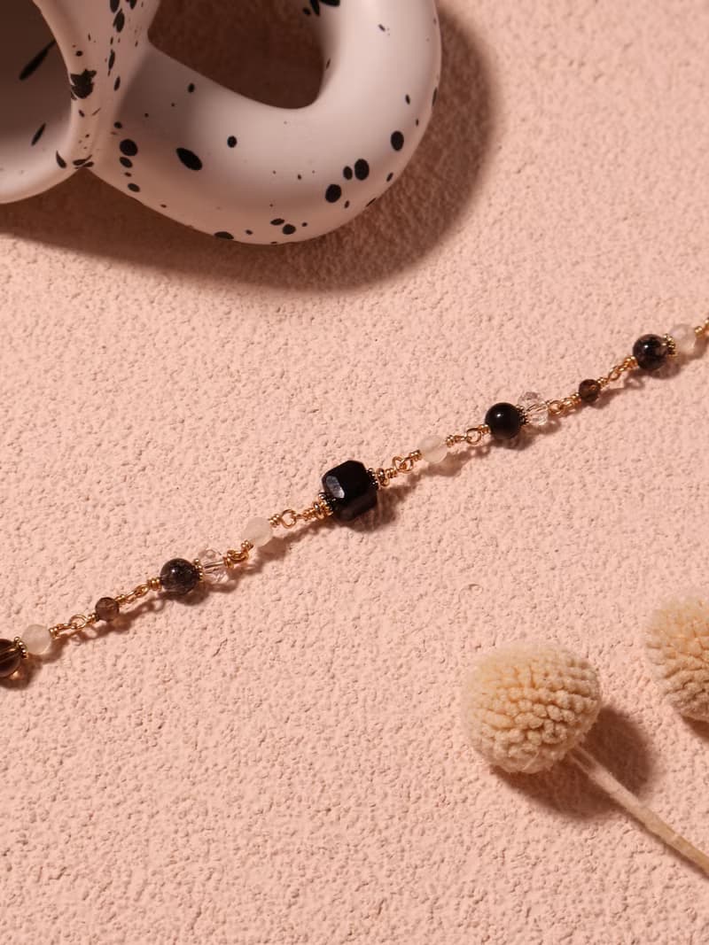 開到荼靡花事了。銀曜石方糖 黑髮晶 月光石 14K包金 水晶手鍊