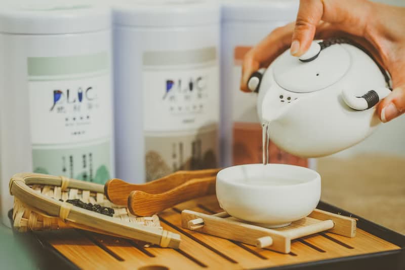 【快速出貨】山中茶景插畫禮盒-阿里山烏龍茶與蜜香紅茶綜合組