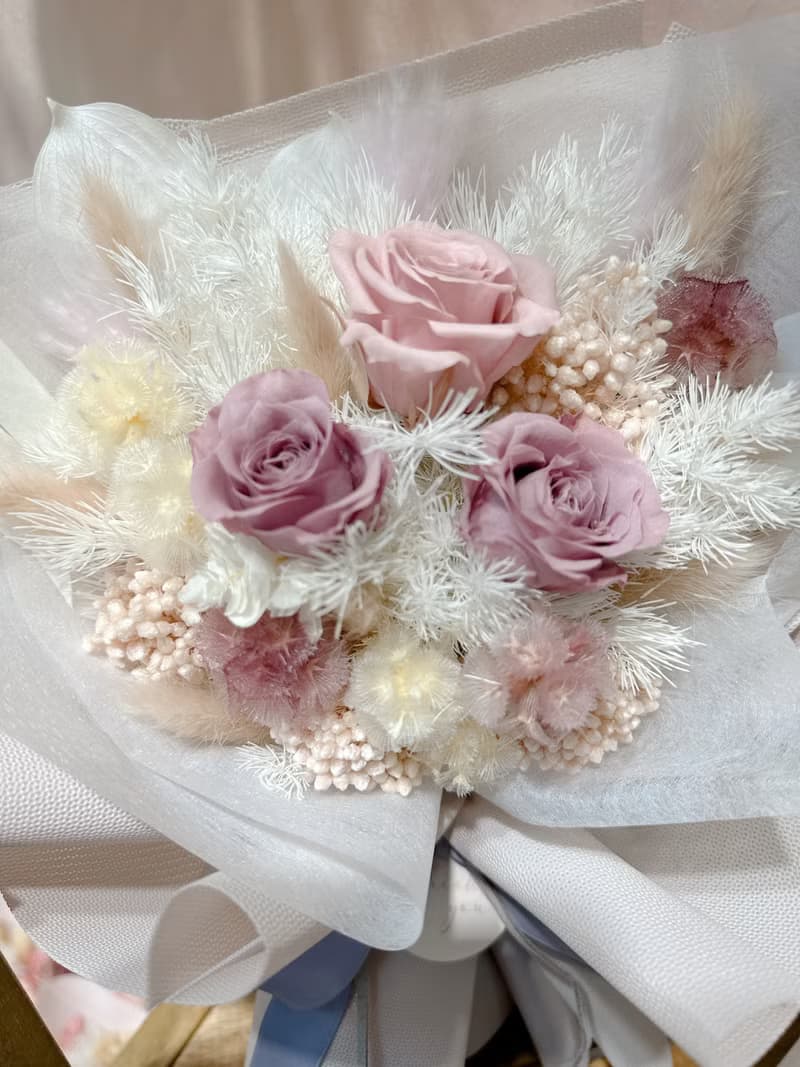 煙燻奶茶永生玫瑰花束 畢業花束 附提袋 小卡