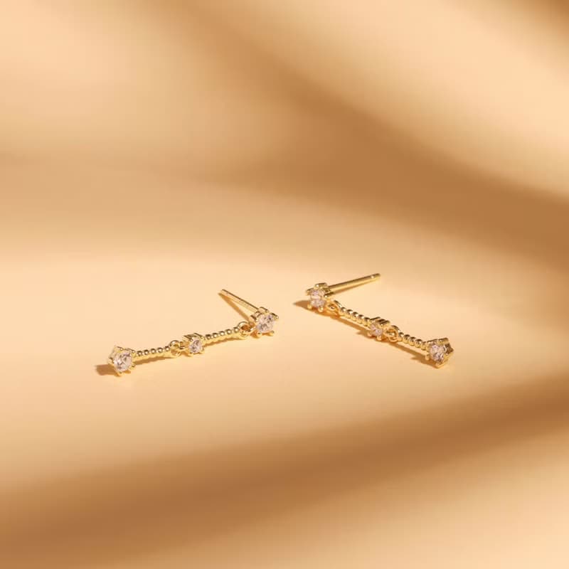 通勤 s925銀閃亮鋯石小眾氛圍感單品 弧度設計感耳釘 女友禮物