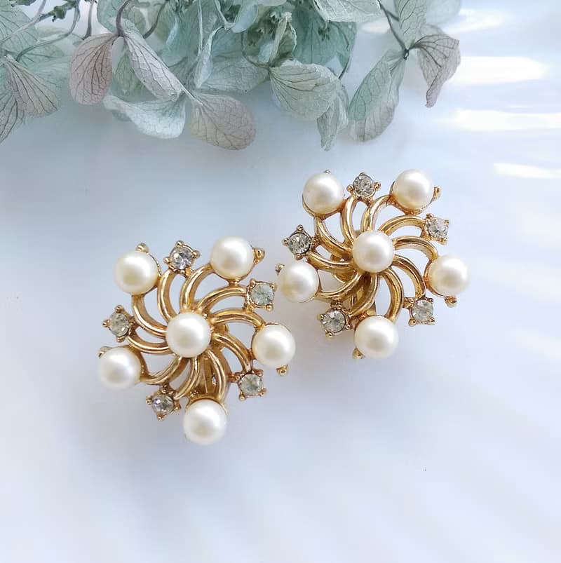 Vintage Jewelry 西洋古董飾品 TRIFARI 珠鑽 旋轉花 夾式耳環