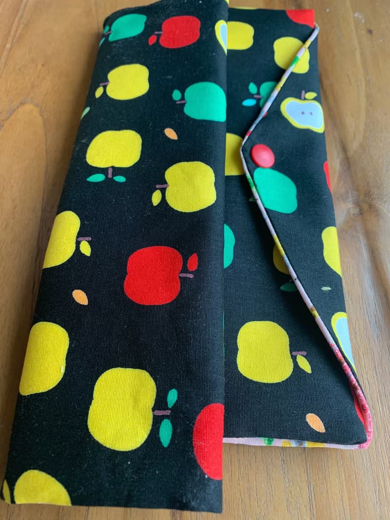 文青風環保筷袋 蘋果咬一口 亮眼黑 手作餐具袋.交換禮物.