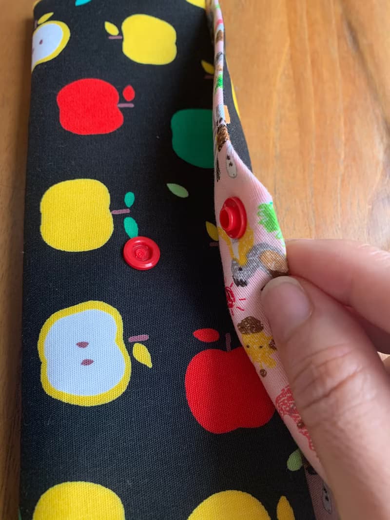 文青風環保筷袋 蘋果咬一口 亮眼黑 手作餐具袋.交換禮物.