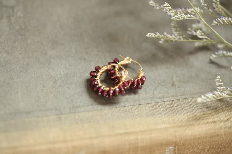 HappyCircle1.5cm│石榴石裙擺款 天然石 耳夾 禮物 14KGF  紅色