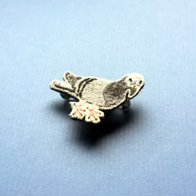 迷你手工刺繡胸針/別針 鴿子鴿子 Columba
