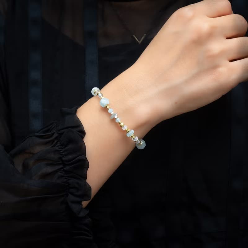 用溫柔開一扇窗 // C1550海藍寶拉長石手鍊