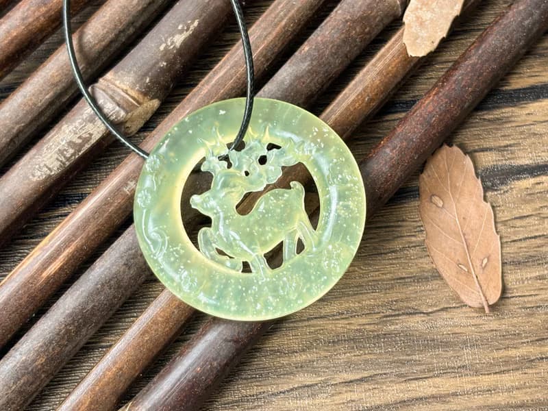 【一物一圖】天然岫玉雕刻鹿牌吊墜項鍊連皮繩