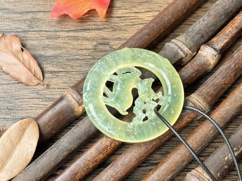 【一物一圖】天然岫玉雕刻鹿牌吊墜項鍊連皮繩