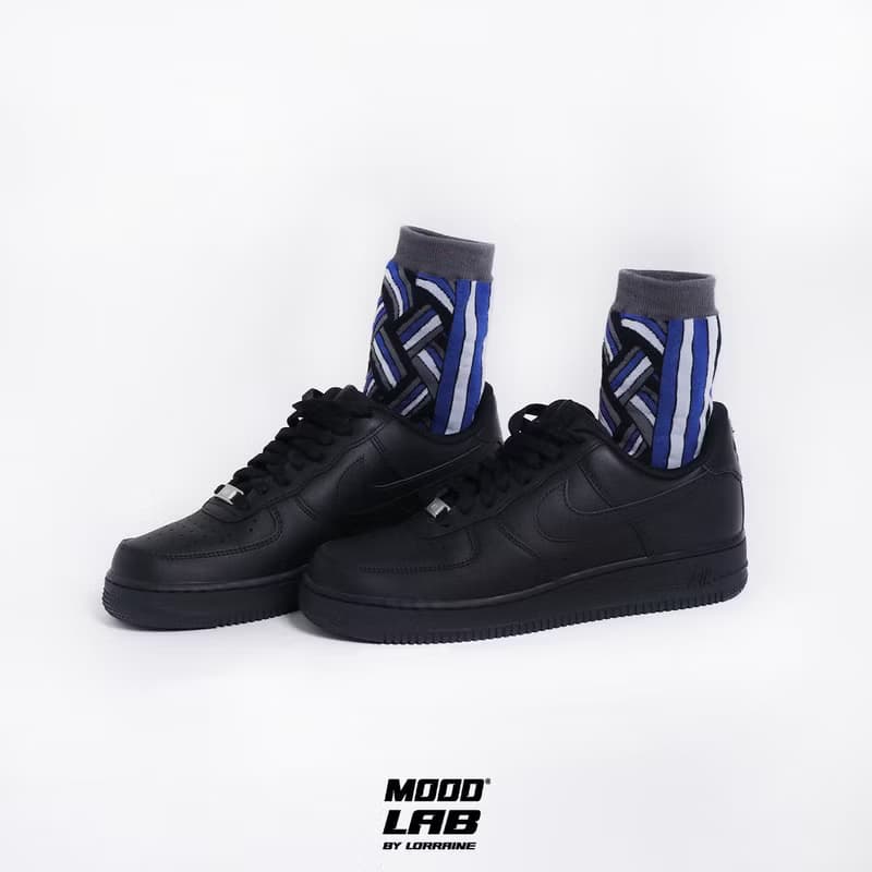 BLUE LOVE KNOT SOCKS