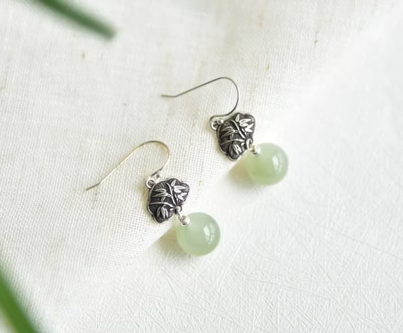 【竹韻】天然和田玉青海料冰晴圓珠925純銀短款耳墜