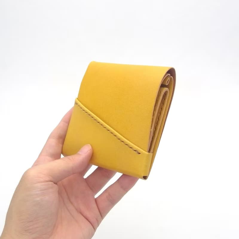 【ミニ財布】革 きはだ染め 草木染め 右利き 手縫い 手染め 手作り【chotof/ちょとふ】