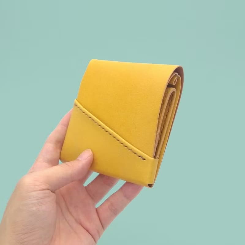 【ミニ財布】革 きはだ染め 草木染め 右利き 手縫い 手染め 手作り【chotof/ちょとふ】