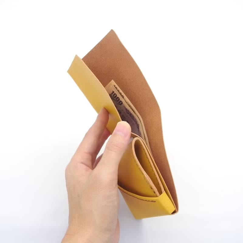 【ミニ財布】革 きはだ染め 草木染め 右利き 手縫い 手染め 手作り【chotof/ちょとふ】