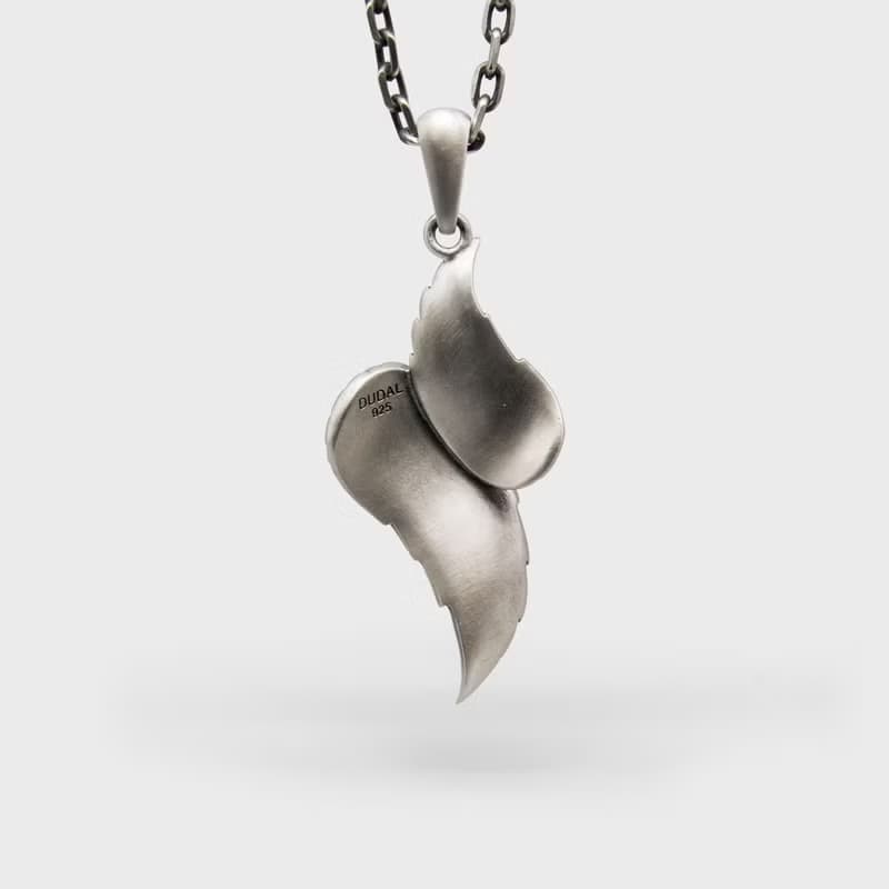 Overlapping Wing Pendant / DN-17