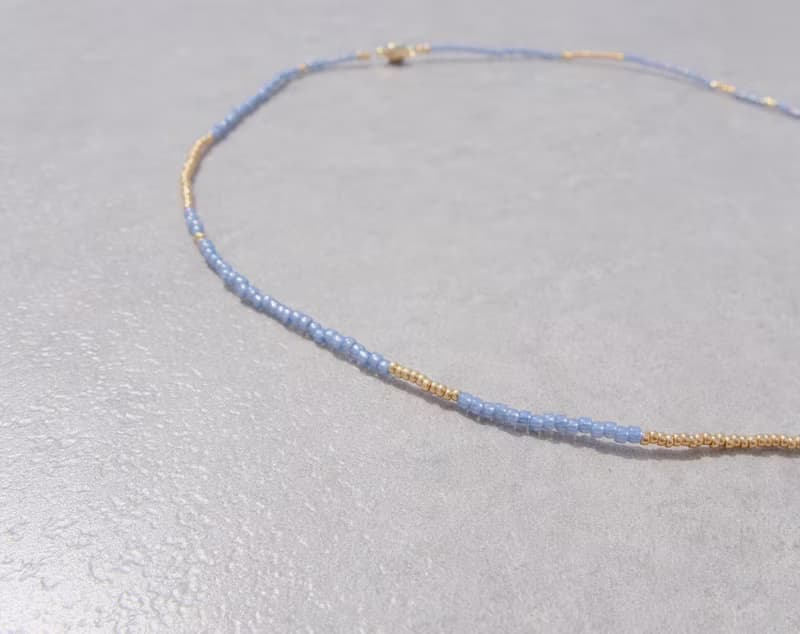 ビーズネックレス　マグネット着脱　  【　青×金　】　ブルー×ゴールド