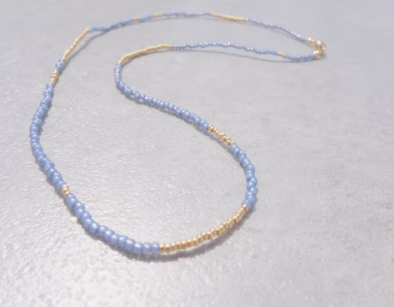 ビーズネックレス　マグネット着脱　  【　青×金　】　ブルー×ゴールド