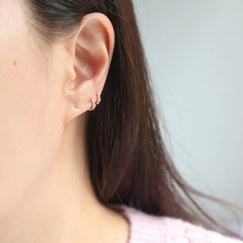 14K 復古簍空鑽小耳扣(單個) (內徑 6 mm)