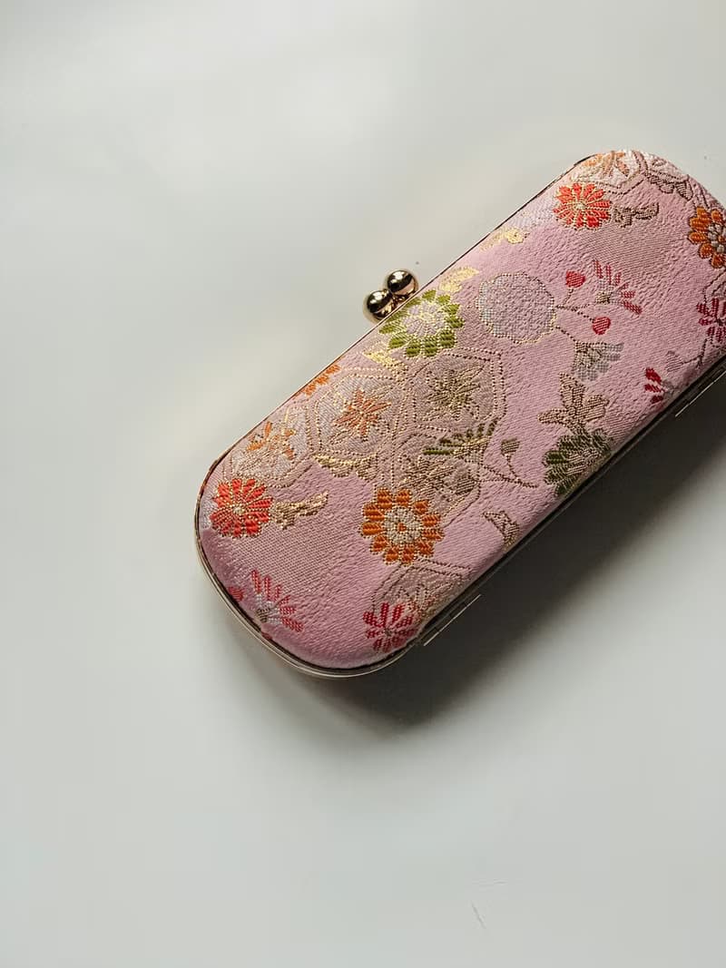 日本粉紅織錦緞雛菊眼鏡盒/筆盒/首飾盒