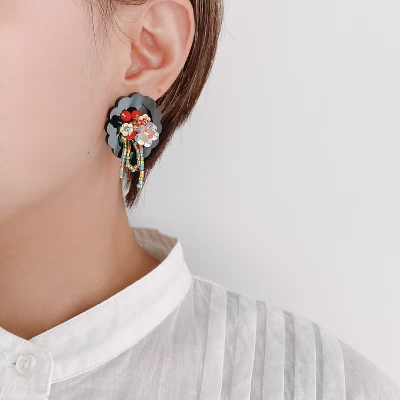 21g的生日禮物 白框耳環-大 藍黃花 【sep. beads x WU studio】
