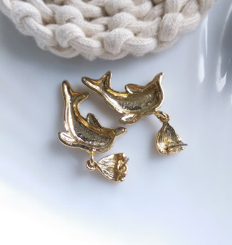 Vintage Jewelry 西洋古董飾品 金色調 可愛 小海豚 針式耳環