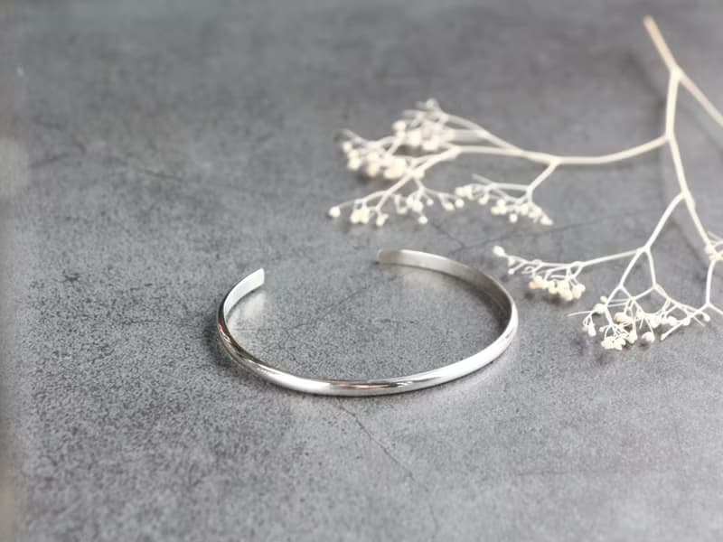 SV935(Argentium)-open bangle  (size order)