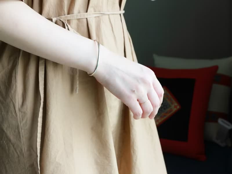 SV935(Argentium)-open bangle  (size order)