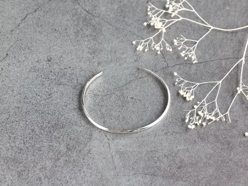 SV935(Argentium)-open bangle  (size order)