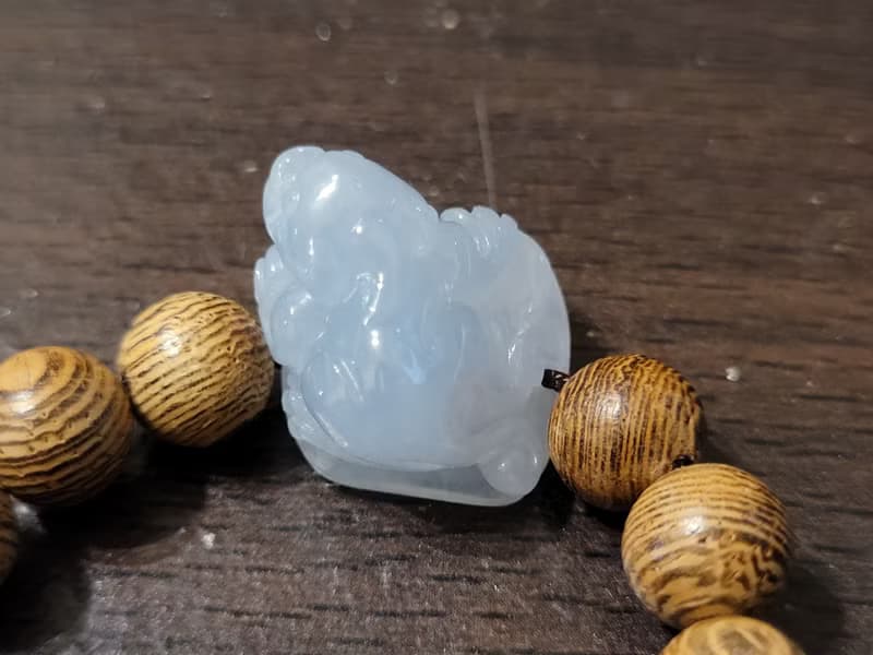 【親翠】天然翡翠 冰膠慵懶臥姿美貔貅手牌