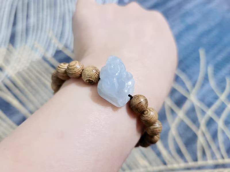 【親翠】天然翡翠 冰膠慵懶臥姿美貔貅手牌