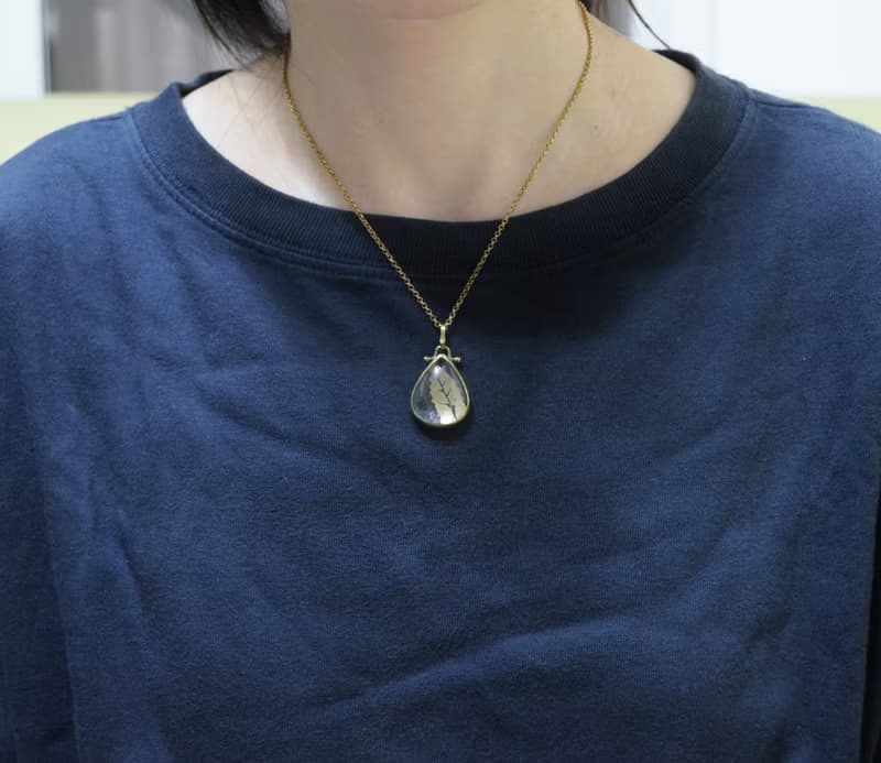 白水晶‧縷空葉子‧黃銅墜‧黃銅鍊項鍊