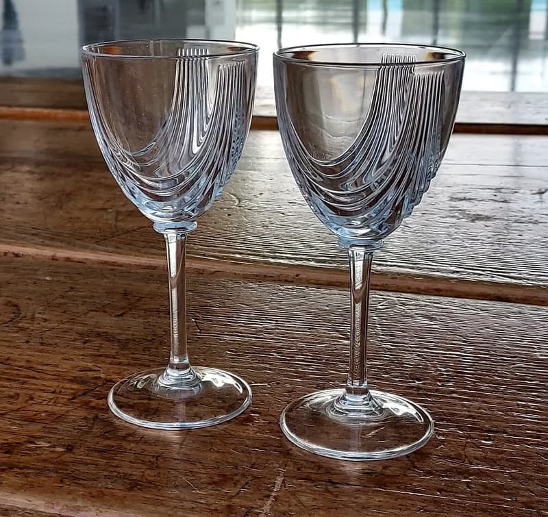老歐洲條紋水晶玻璃高腳酒杯 • 現品4只 • 起標1只