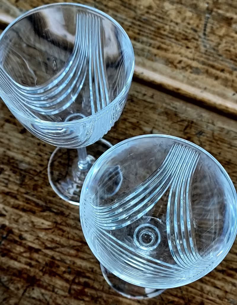 老歐洲條紋水晶玻璃高腳酒杯 • 現品4只 • 起標1只