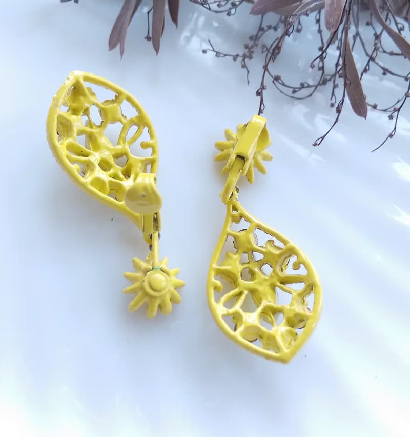 【西洋古董飾品 】黃色調  摩登 琺瑯鑽 垂墜 夾式耳環