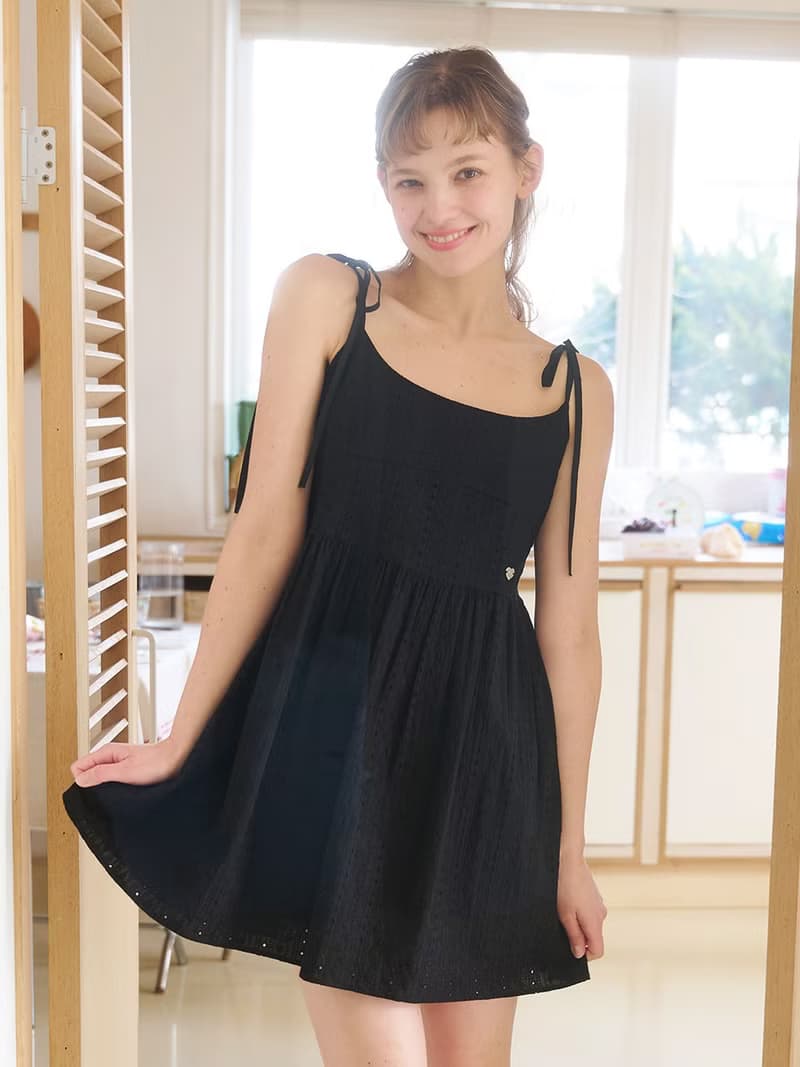 Flower punching dress_Black