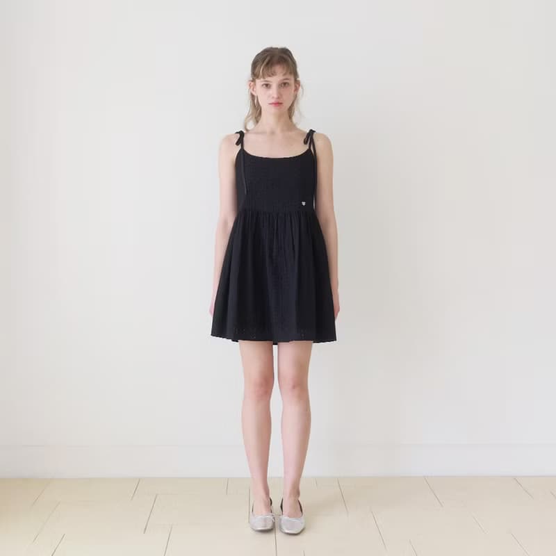 Flower punching dress_Black