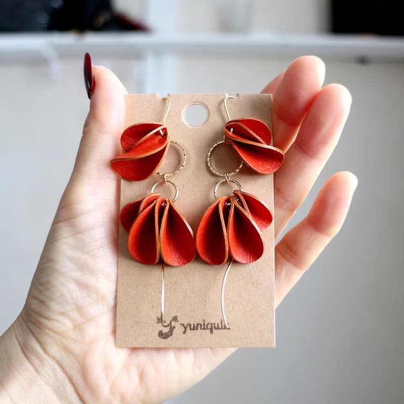 華麗搖曳花瓣耳環 皮革配件 生日禮物 花朵配件 真皮華麗派