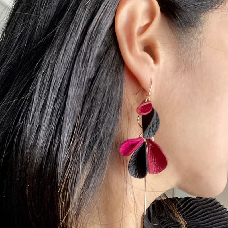 華麗搖曳花瓣耳環 皮革配件 生日禮物 花朵配件 真皮華麗派