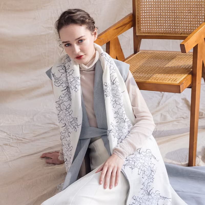 【輕奢】Audrey淡雅梨花網紗蕾絲純羊絨Cashmere圍巾