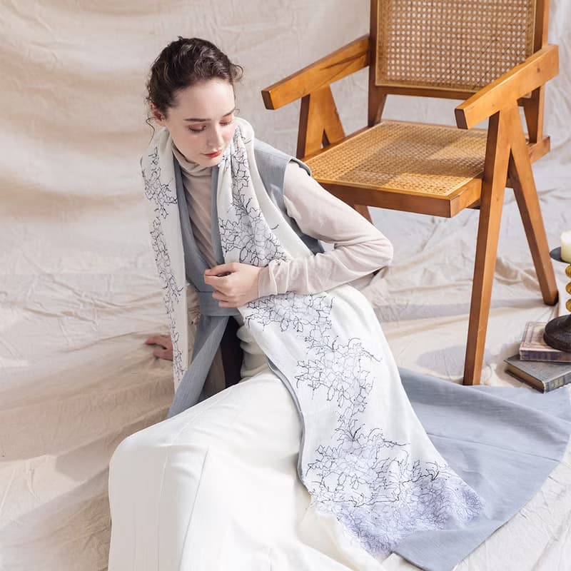 【輕奢】Audrey淡雅梨花網紗蕾絲純羊絨Cashmere圍巾