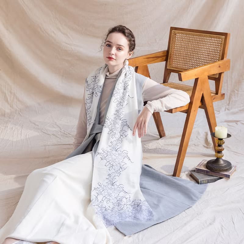 【輕奢】Audrey淡雅梨花網紗蕾絲純羊絨Cashmere圍巾