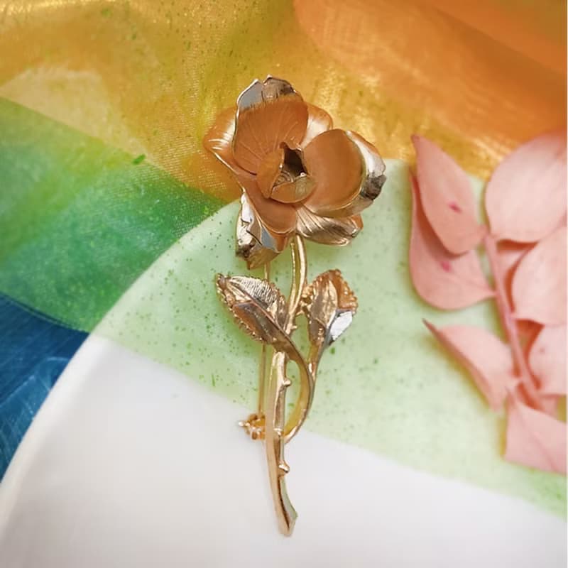 【西洋古董飾品】手工雕塑立體玫瑰花瓣 細緻褶皺紋路 花胸針胸章