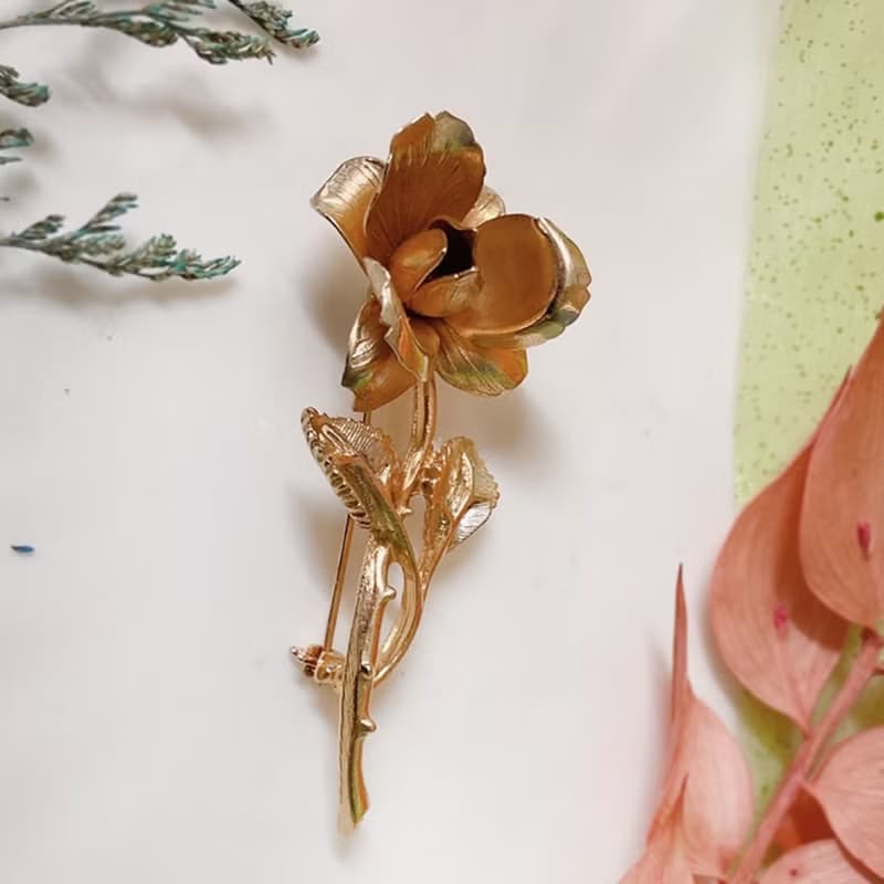 【西洋古董飾品】手工雕塑立體玫瑰花瓣 細緻褶皺紋路 花胸針胸章