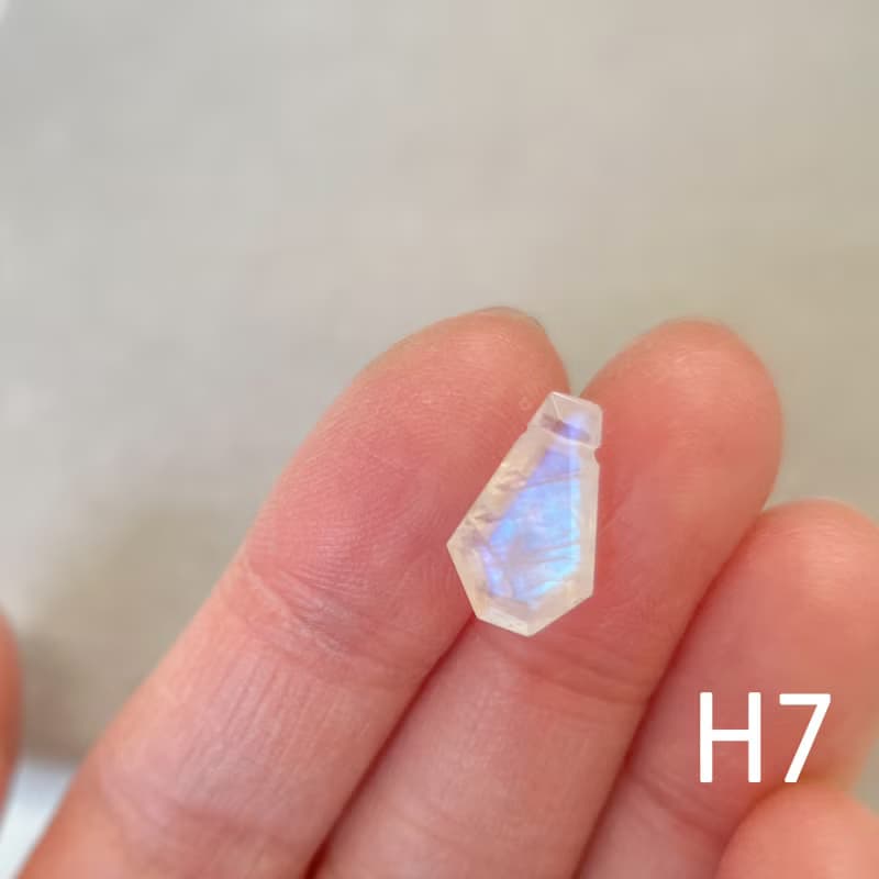 【微瑕品清貨】一圖一物 不規則藍光月光石純銀項鍊 月亮石
