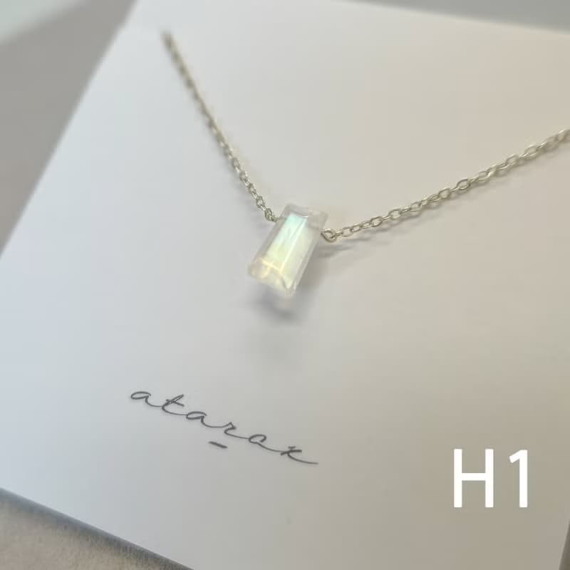 【微瑕品清貨】一圖一物 不規則藍光月光石純銀項鍊 月亮石