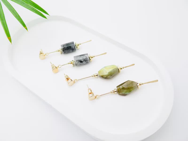 COLE COOL簡約型格不規則天然拉長石耳環 日式耳環